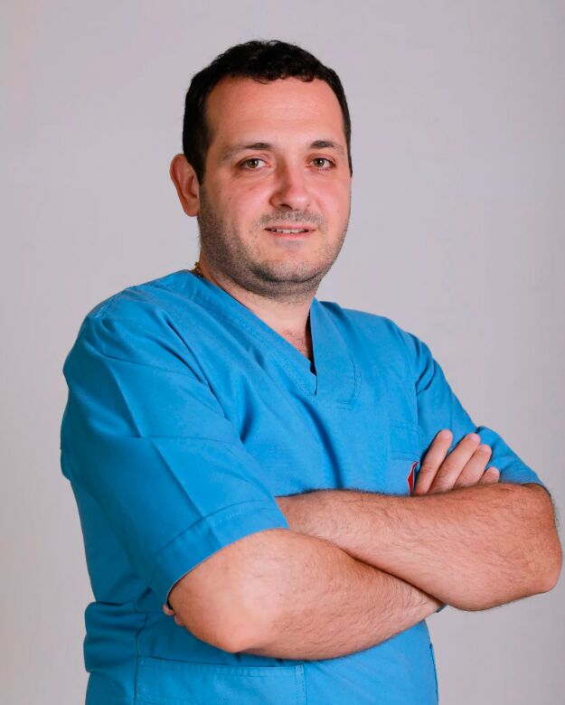 doktor Dermatolog Elmaz Μπακας